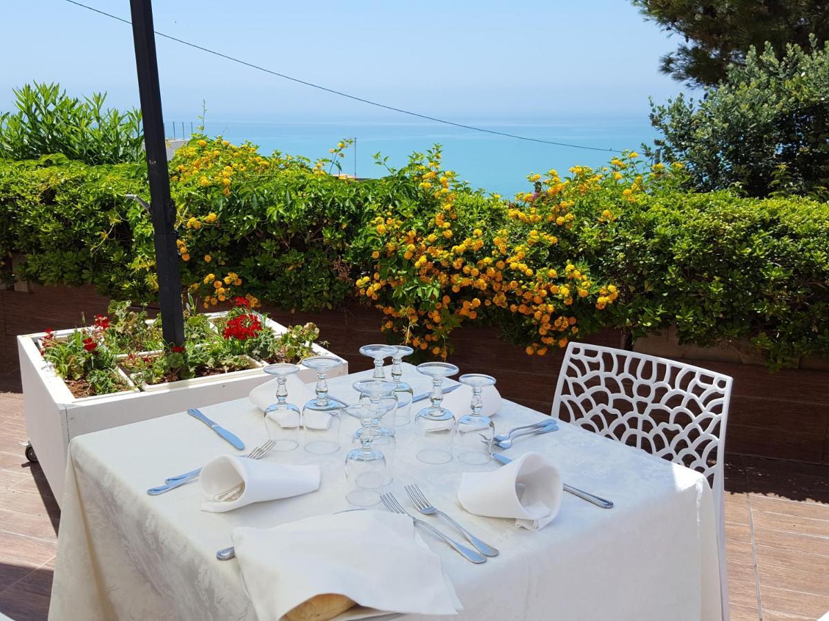 Hotel Admeto مارينيلا دي سيلينونتي المظهر الخارجي الصورة